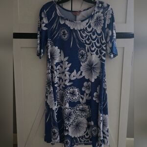 SJS Blue and White Patterned Garment